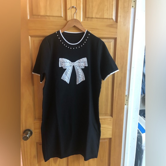 Dresses & Skirts - Midi black dress